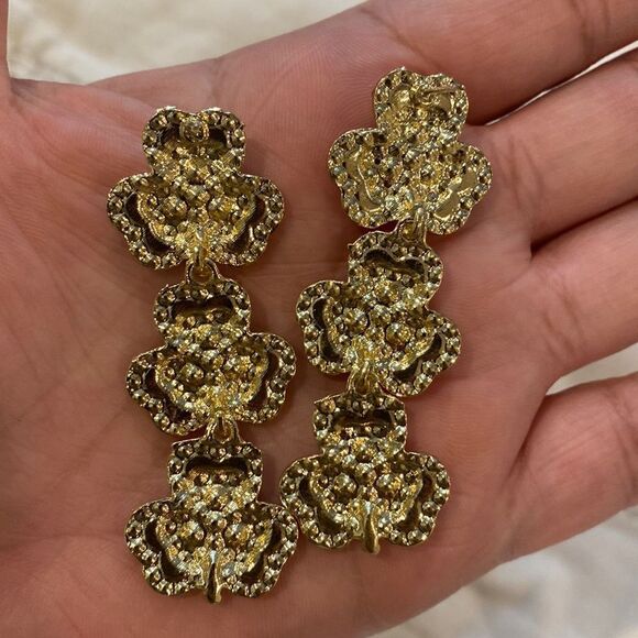 ✨🆕✨ Romantic Unique Gold Plated Pink Clover Simulated Gems Dangle Earrings✨ - Picture 8 of 10